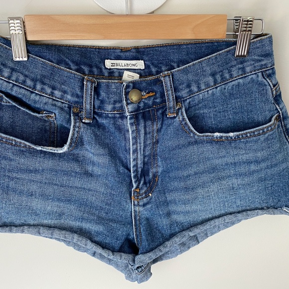 Levi's Classic 501 High Rise Denim Shorts - Picture 6 of 8